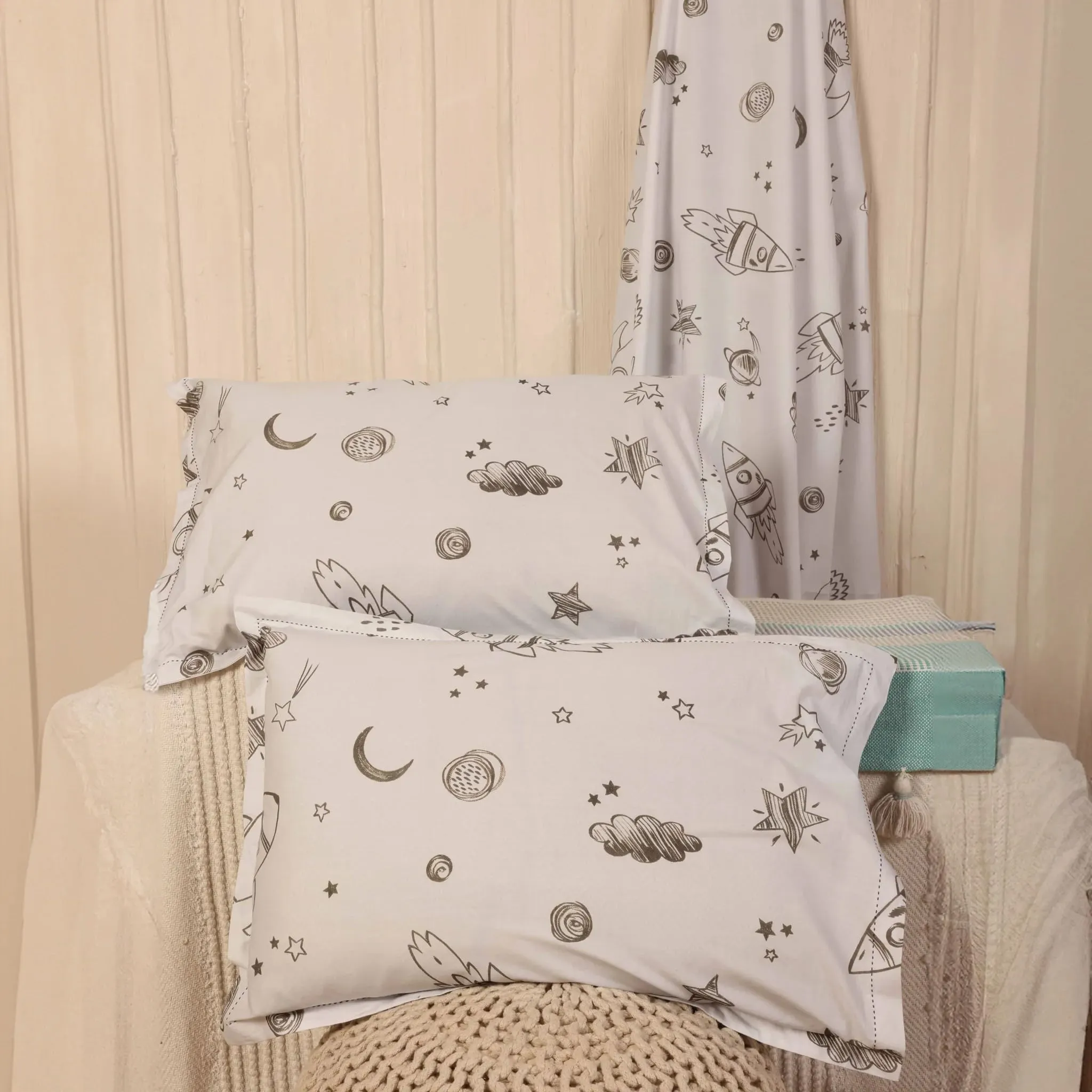Cutie and Boo Glow in The Dark 100% Cotton Bedsheet (Double   2 Pillow Covers)