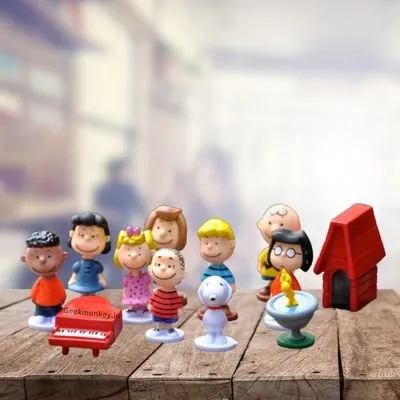 Peanuts Figurines (Set of 12) Cake Toppers