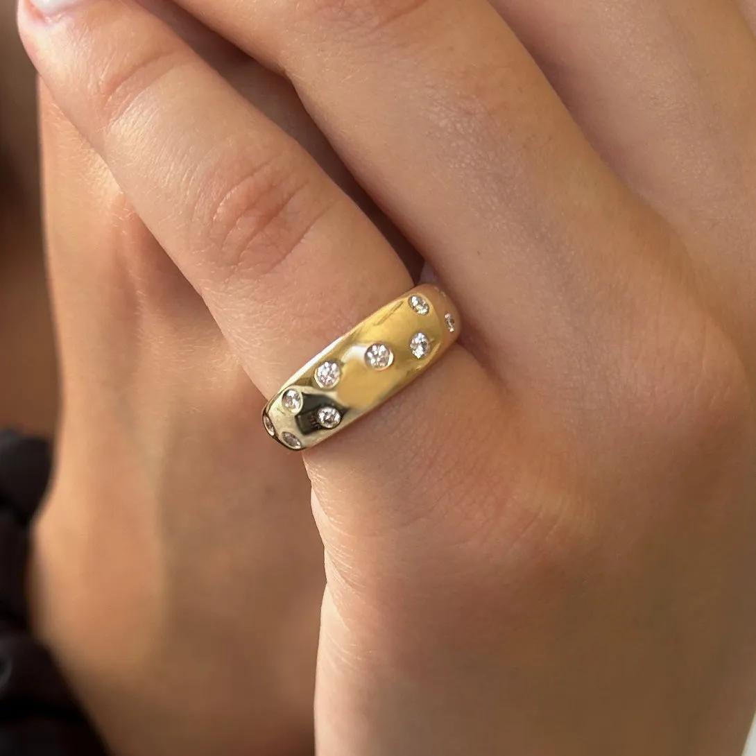 SCATTERED DIAMOND CLOUD RING